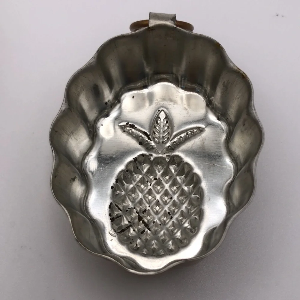Williams Sonoma this scalloped